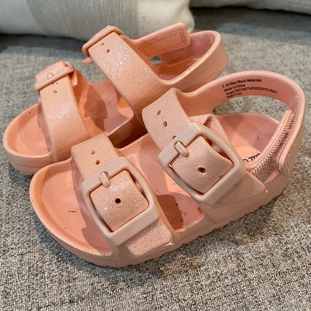 Girls cat & Jack size 5 coral glitter sandals